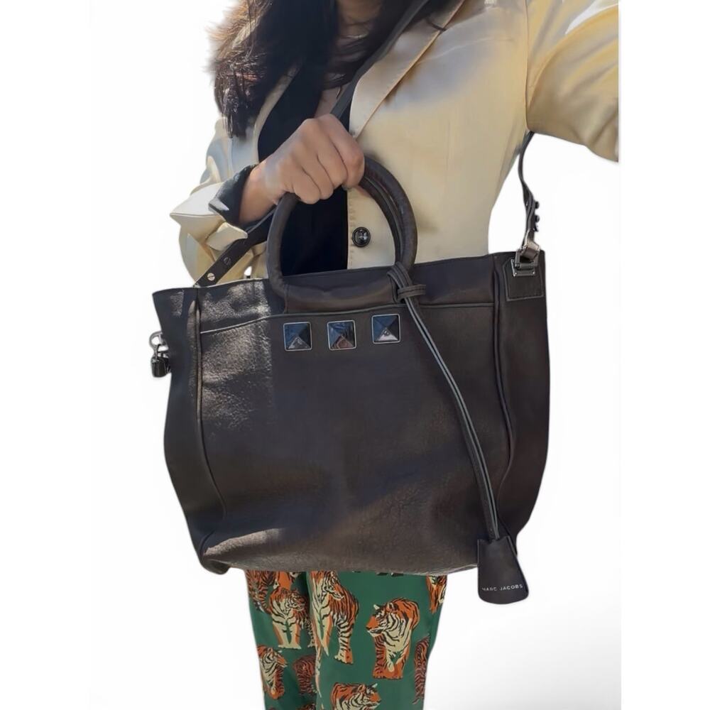 Marc Jacobs Large Rocket Tote with large rockstuds grey taupe leather